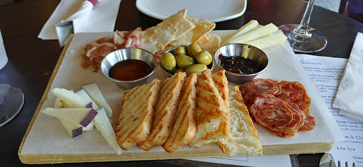 Wine Store «Cellar Door», reviews and photos, 5150 Main St A, Downers Grove, IL 60515, USA