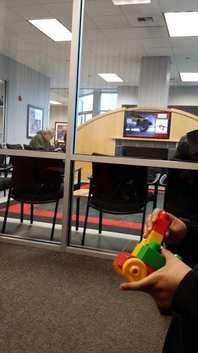 Kia Dealer «Kia of Puyallup», reviews and photos, 111 Valley Ave NE, Puyallup, WA 98372, USA