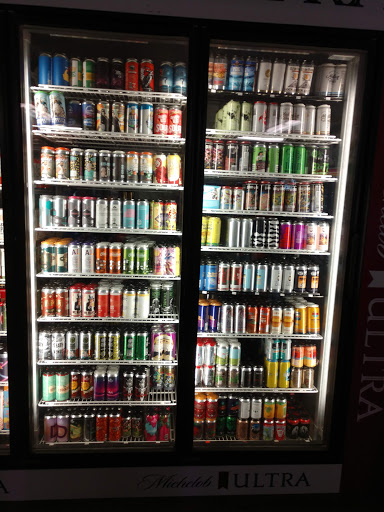 Liquor Store «Collins Package Store», reviews and photos, 552 Halfway House Rd, Windsor Locks, CT 06096, USA