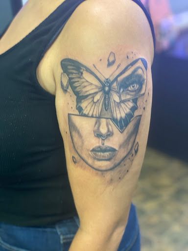 Explore bald eagle tattoo ideas, creative tattoo ideas in York, available at Melvin Flow Tattoo Studio
