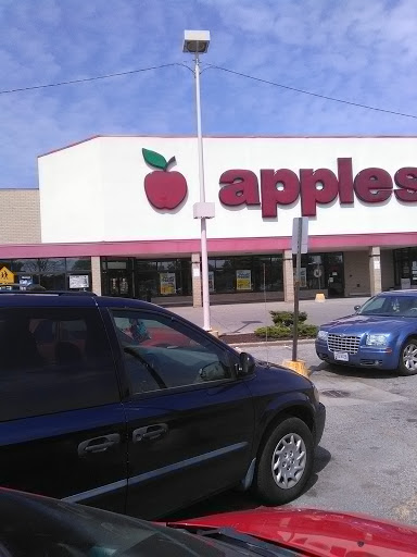 Grocery Store «Apples», reviews and photos, 400 Sheffield Center, Lorain, OH 44055, USA