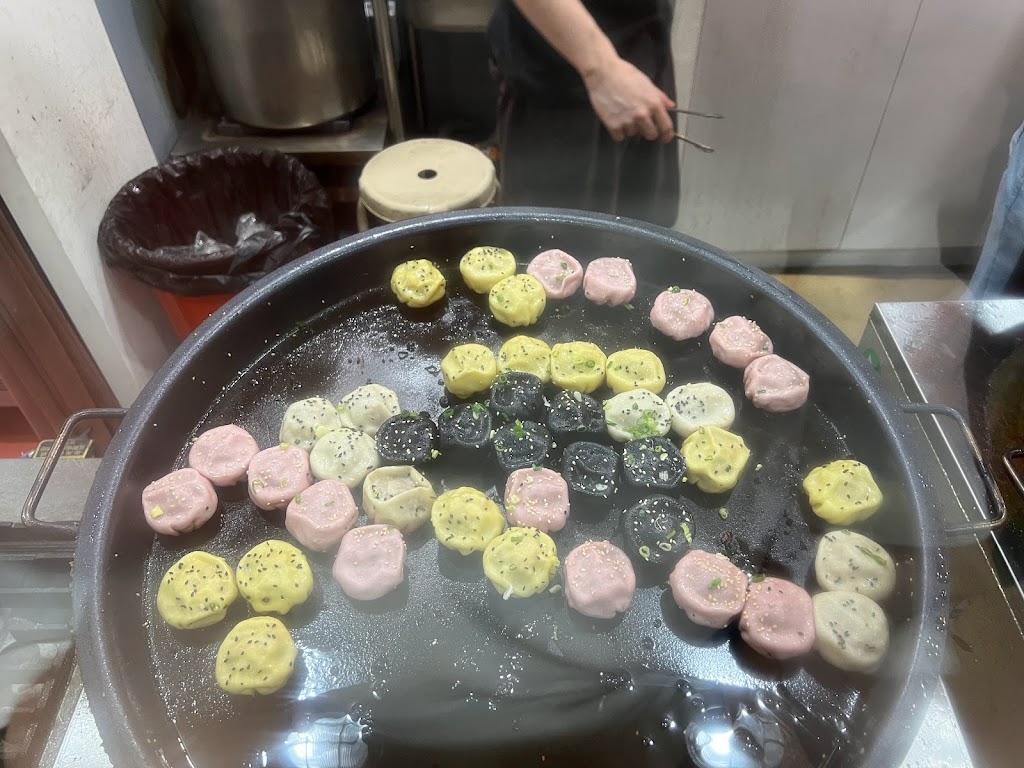 爆汁老上海生煎-公館旗艦店 (學生排隊美食 必吃特色小吃 美味下午茶點心) 的照片