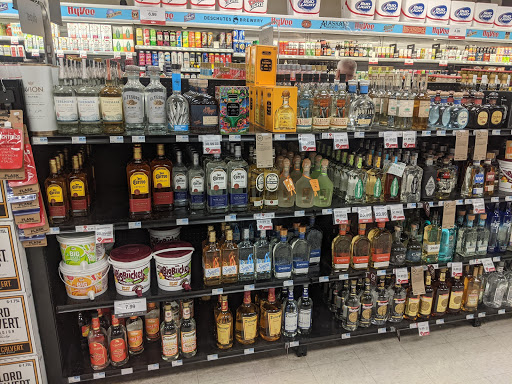 Liquor Store «Hy-Vee Wine & Spirits», reviews and photos, 1341 9th Ave SE, Watertown, SD 57201, USA