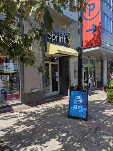 Sprint, 1593 N High St, Columbus, OH 43201, USA, 