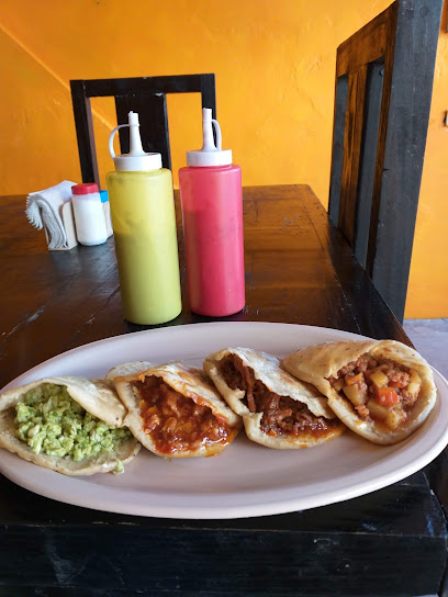Gorditas y Tacos De la Lauro