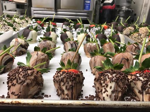 Grocery Store «P&M Orange Street Market», reviews and photos, 721 Orange St, New Haven, CT 06511, USA