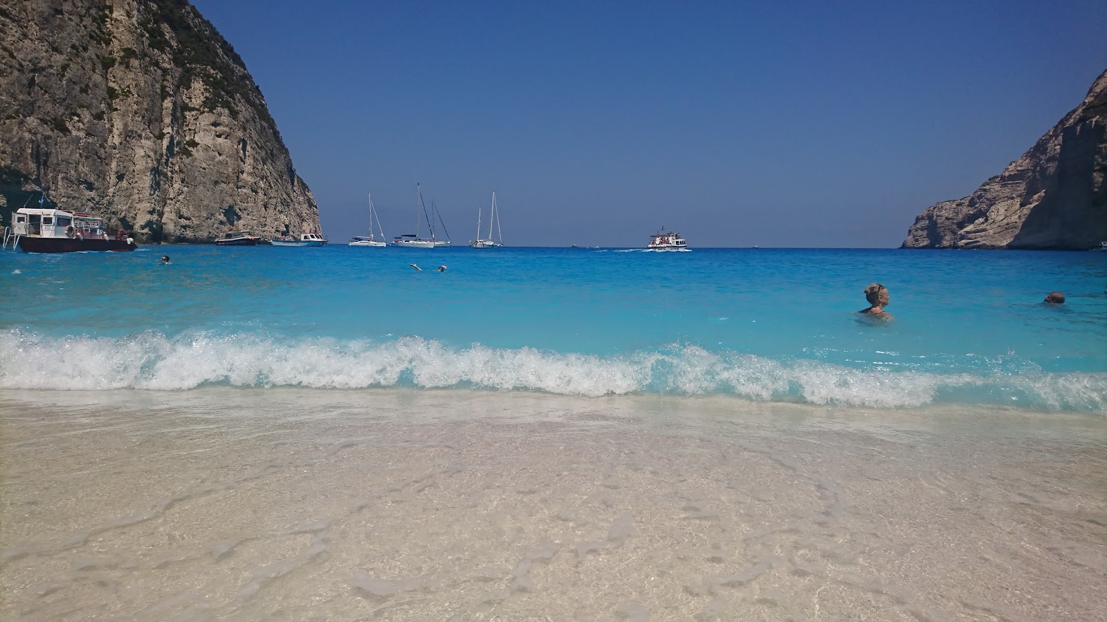 Foto van Navagio Beach (Scheepswrak) gelegen in een natuurlijk gebied