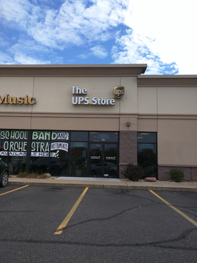 Shipping and Mailing Service «The UPS Store», reviews and photos, 923 S Hastings Way, Eau Claire, WI 54701, USA