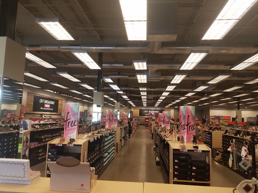 Shoe Store «Off Broadway Shoe Warehouse», reviews and photos, 1919 E Camelback Rd, Phoenix, AZ 85016, USA