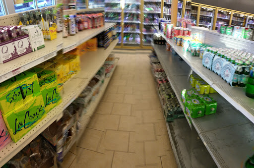 Liquor Store «Arcadia Foremost Liquors», reviews and photos, 3301 W North Ave, Chicago, IL 60647, USA