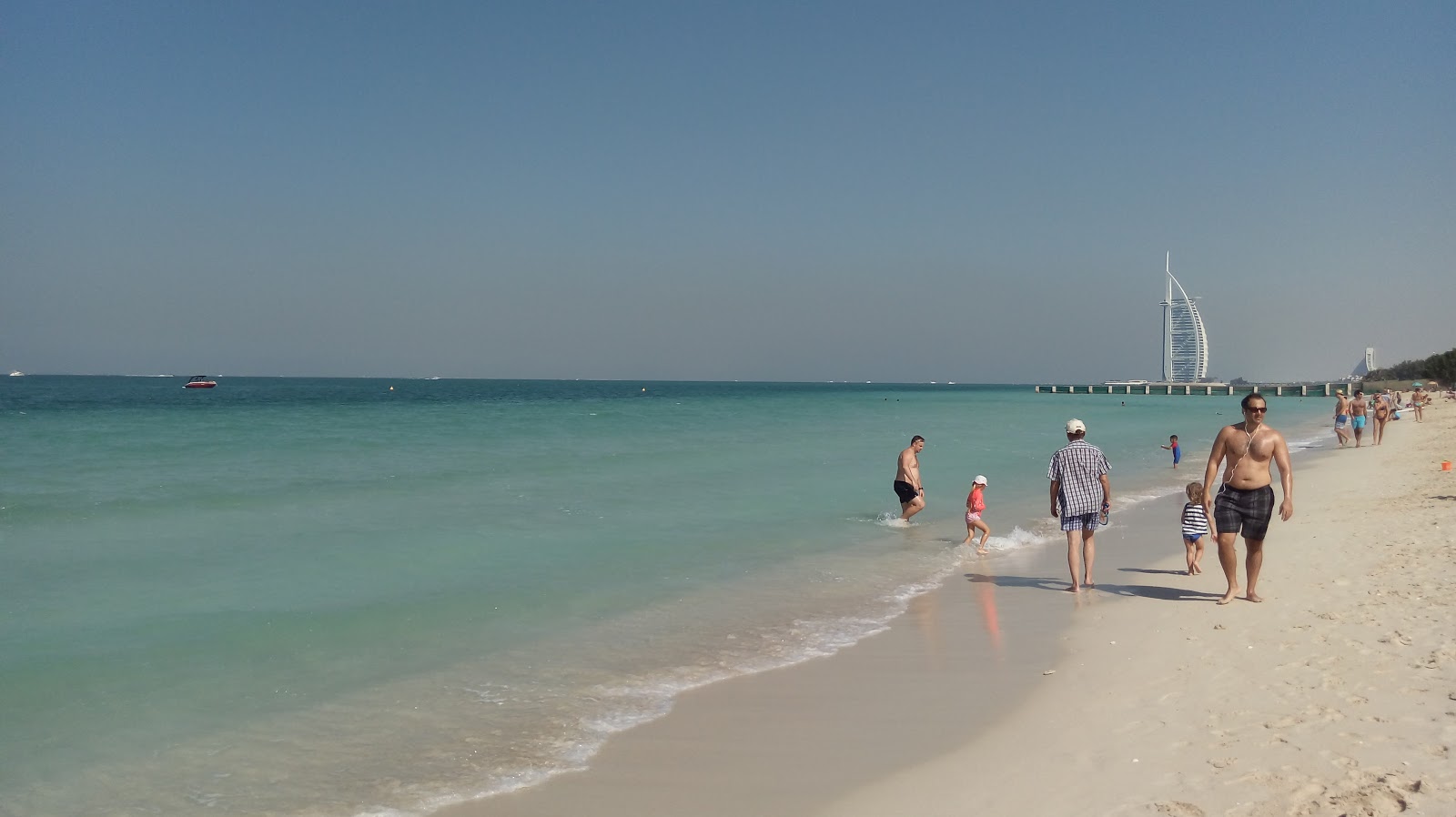 Foto van Al Sufouh Beach met hoog niveau van netheid