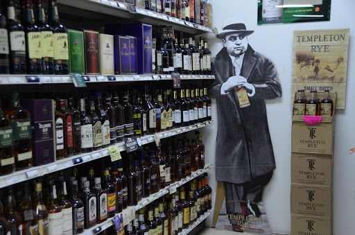 Liquor Store «B & L Liquor Store», reviews and photos, 1369 Main St, Houlton, WI 54082, USA