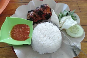 KEDAI DHEFIN Ayam Geprek , Ayam Bakar Dan Rujak image