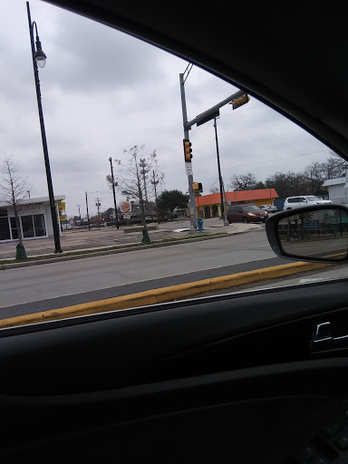 Auto Glass Shop «A&A Auto Glass Discounters & Body Shop», reviews and photos, 2011 Gessner Rd, Houston, TX 77080, USA