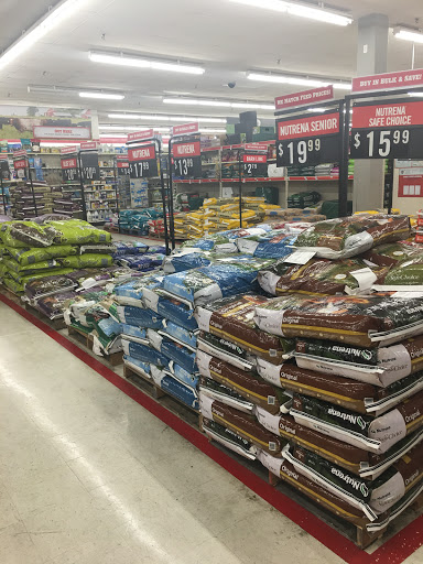 Home Improvement Store «Tractor Supply Co.», reviews and photos, 540 Water St #100, Chardon, OH 44024, USA