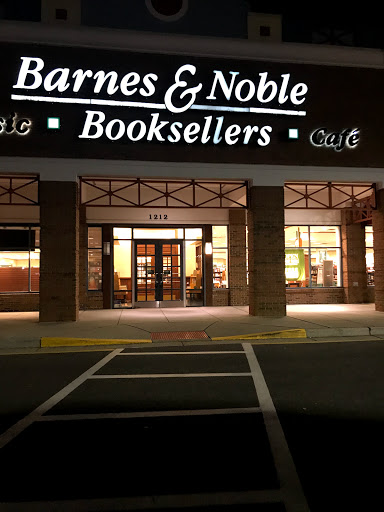 Book Store «Barnes & Noble», reviews and photos, 1212 Greenbrier Pkwy, Chesapeake, VA 23320, USA