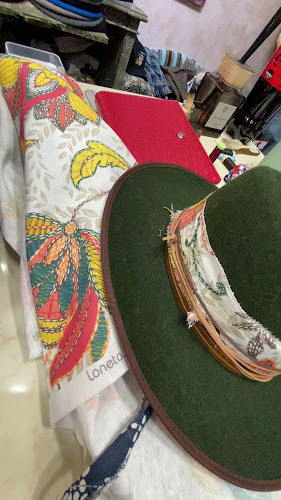 Recenze na Carlsbad Hat Co. - Tradiční kloboučnictví - Traditional Hat Shop v Praha - Prodejna textilu a oděvů