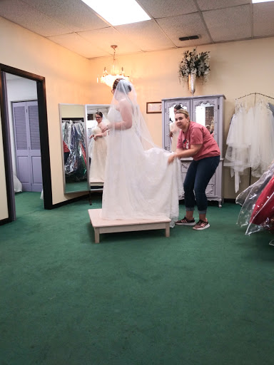 Bridal Shop «Lillies & Lace Bridal & Formal», reviews and photos, 1013 W Loop 281, Longview, TX 75604, USA