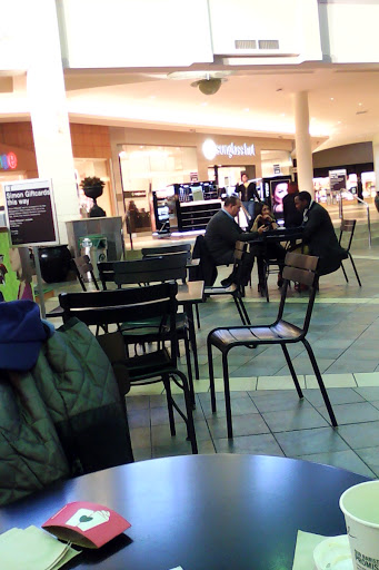 Shopping Mall «Summit Mall», reviews and photos, 3265 W Market St, Fairlawn, OH 44333, USA