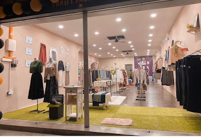 Thrift Store Butik Hani Alecia