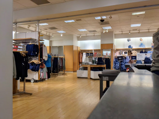Clothing Store «Gap», reviews and photos, 7430 164th Ave NE, Redmond, WA 98052, USA