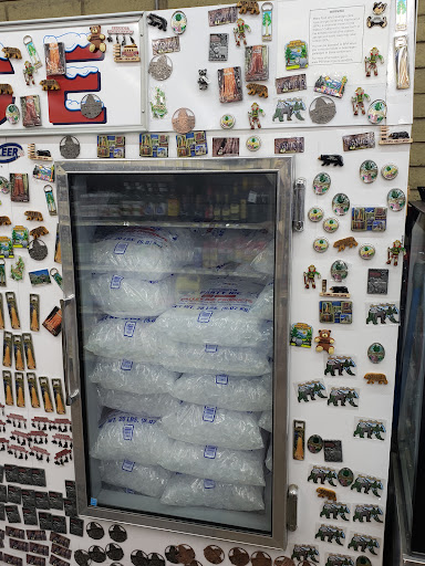 Grocery Store «Village Market», reviews and photos, 40869 Sierra Dr, Three Rivers, CA 93271, USA