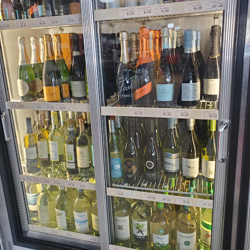 Liquor Store «BevMax Port Chester», reviews and photos, 449 Boston Post Rd, Port Chester, NY 10573, USA