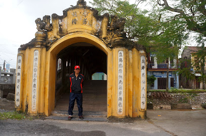 Cầu ngói chùa Lương