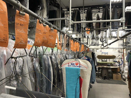 Dry Cleaner «Manhattan Avenue Cleaners», reviews and photos, 905 Manhattan Ave, Brooklyn, NY 11222, USA