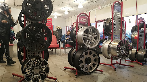 Tire Shop «Discount Tire Store - Center Line, MI», reviews and photos, 26805 Van Dyke, Center Line, MI 48015, USA