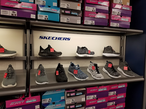 Shoe Store «SKECHERS Factory Outlet», reviews and photos, 241 Fort Evans Rd NE #1233, Leesburg, VA 20176, USA