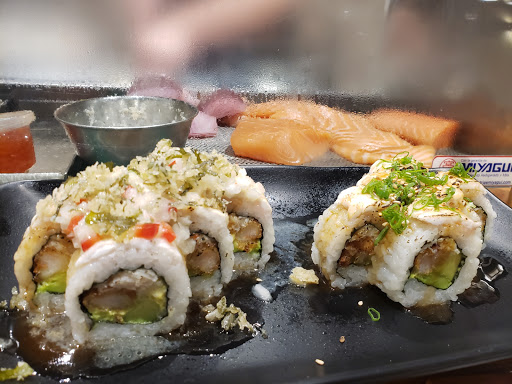 Maguro Sushi Bar & Cocina Nikkei