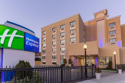 Holiday Inn Express LaGuardia Arpt, an IHG Hotel