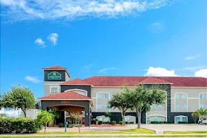 La Quinta Inn & Suites by Wyndham Mission at West McAllen image