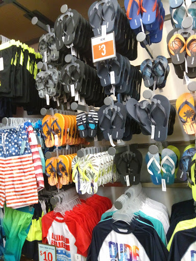 Clothing Store «Old Navy», reviews and photos, 43 Middlesex Turnpike, Burlington, MA 01803, USA