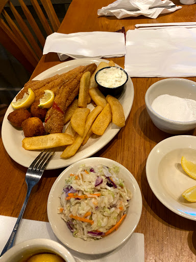 American Restaurant «Cracker Barrel Old Country Store», reviews and photos, 4700 Portsmouth Blvd, Chesapeake, VA 23321, USA