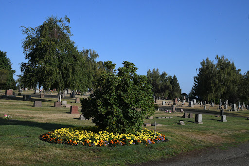 Funeral Home «City View Funeral Home and Cemetery», reviews and photos, 390 Hoyt St S, Salem, OR 97302, USA