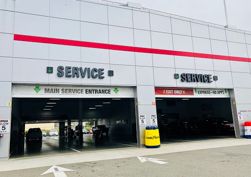 Toyota Dealer «One Toyota of Oakland», reviews and photos, 8181 Oakport St, Oakland, CA 94621, USA