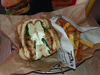 Sandwich au poulet du Restaurant de hamburgers Burgers & Bagels Lafayette à Lyon - n°20