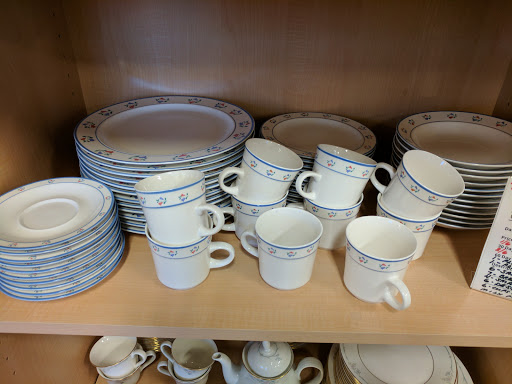 Thrift Store «ditto Upscale Resale of NJ», reviews and photos, 965 Belmont Ave, North Haledon, NJ 07508, USA