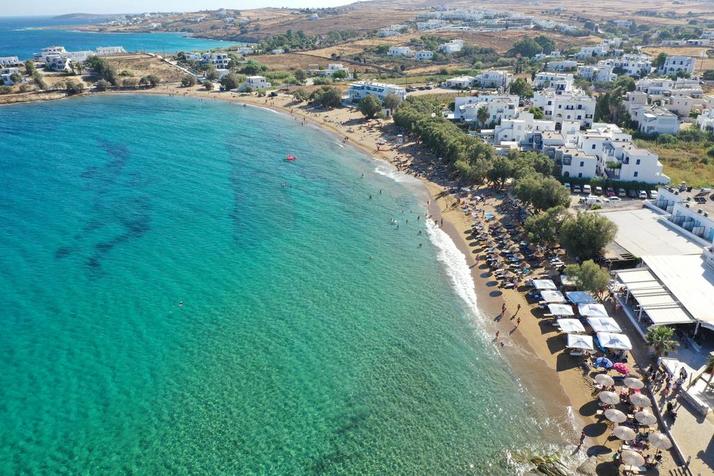Paralia Logaras'in fotoğrafı geniş ile birlikte