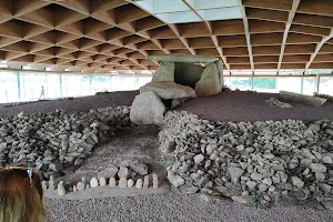 Dombate dolmen image