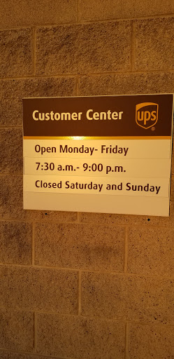 Shipping and Mailing Service «UPS Customer Center», reviews and photos, 2050 N Hicks Rd, Palatine, IL 60074, USA
