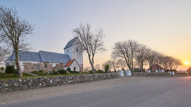 Kommentarer og anmeldelser af Brejning Kirke