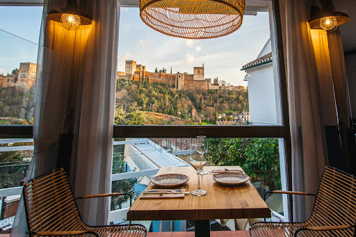 Cenas romanticas en terraza de Granada