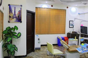 Dental Esthetics Dental Clinic in Rawalpindi - Teeth Whitening - Scaling & Polishing - Dental Implants - Clear Aligners - RCT image