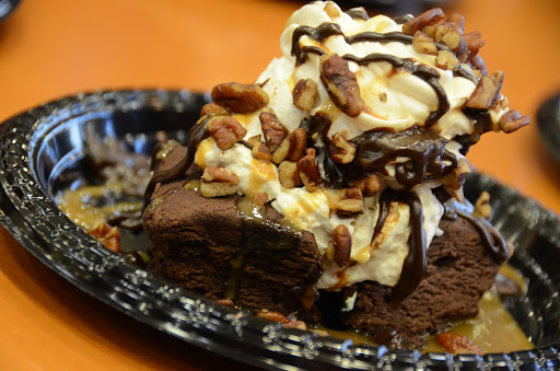 Ice Cream Shop «Cold Stone Creamery», reviews and photos, 2210 Edgewood Rd SW #300, Cedar Rapids, IA 52404, USA