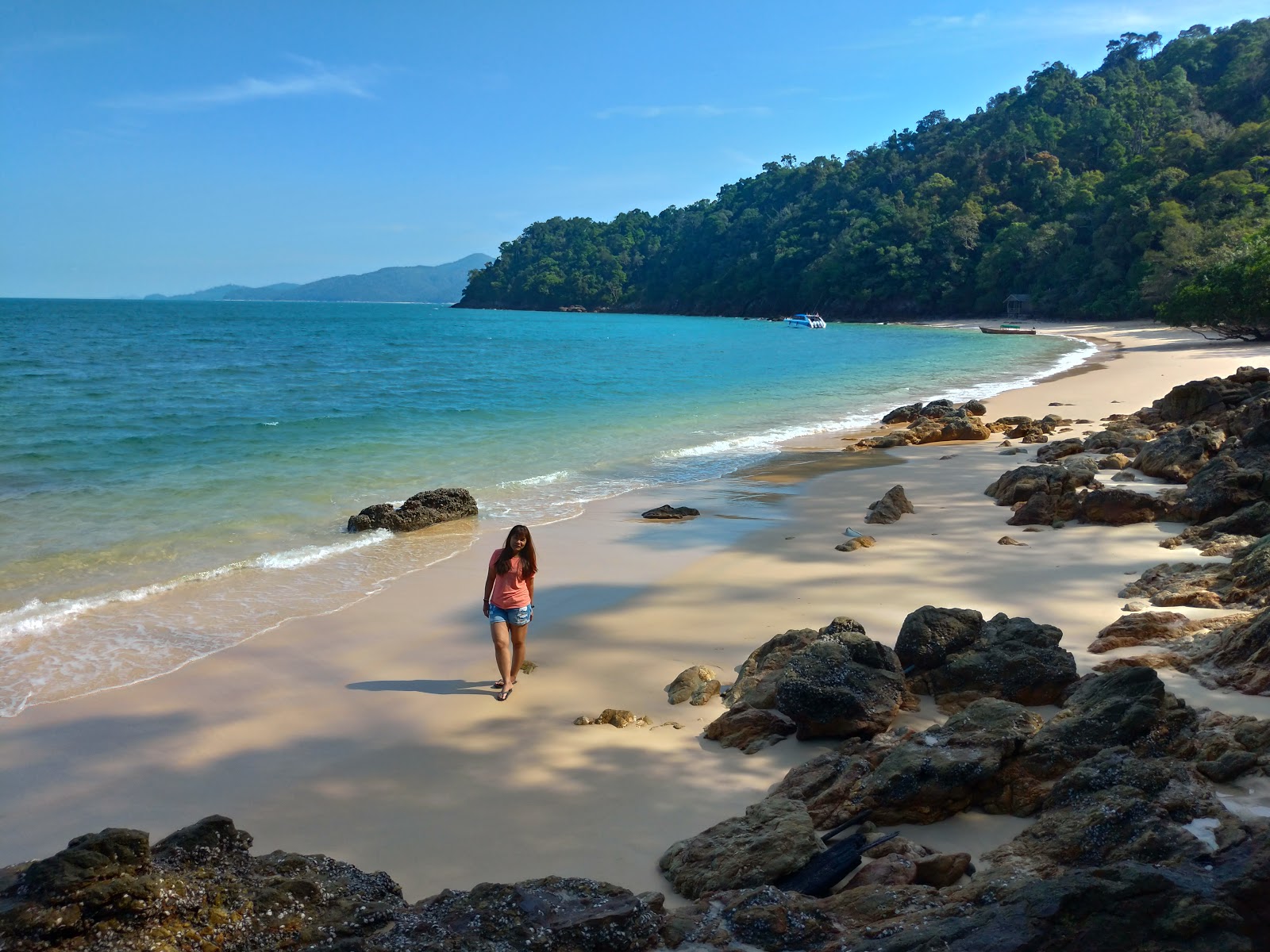 Foto von Kwangpeep Beach mit feiner beiger sand Oberfläche