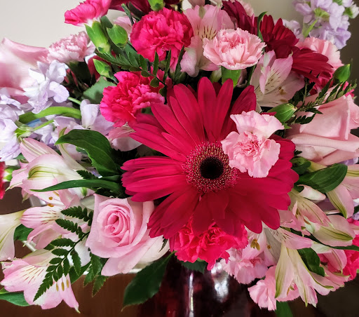 Colonial Florist Inc, 7450 Ohio River Rd, Portsmouth, OH 45662, USA, 