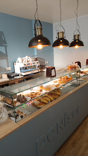 Padaria Panisol no Carcavelos, Lisboa